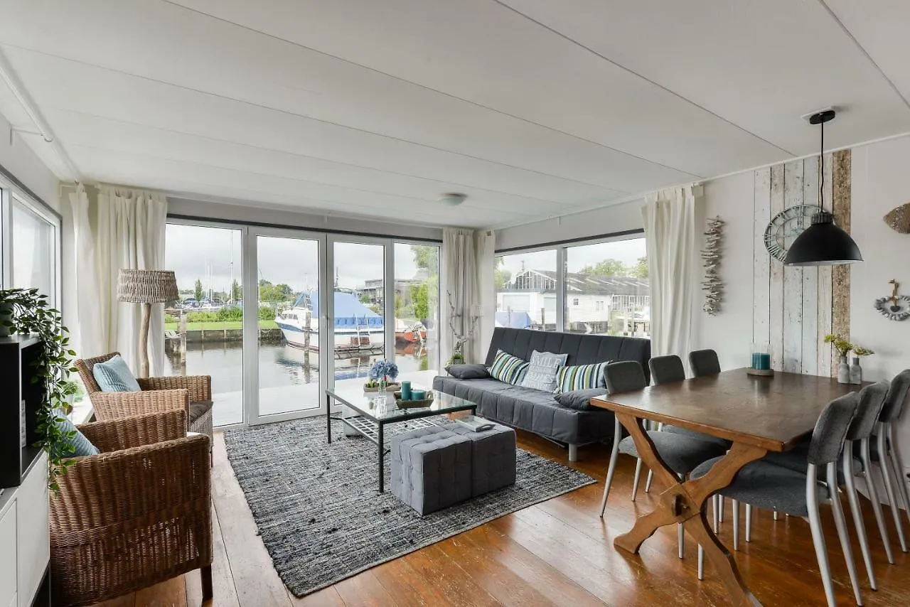 Apartment Bright And Comfortable Houseboat Aalsmeer