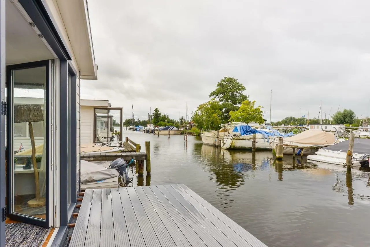 Apartment Bright And Comfortable Houseboat Aalsmeer