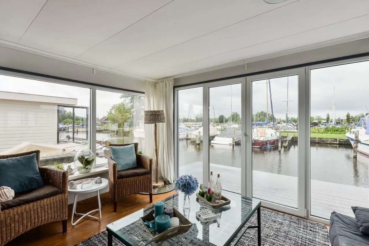 Bright And Comfortable Houseboat Aalsmeer Niederlande