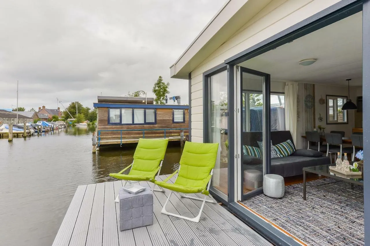 Bright And Comfortable Houseboat Aalsmeer