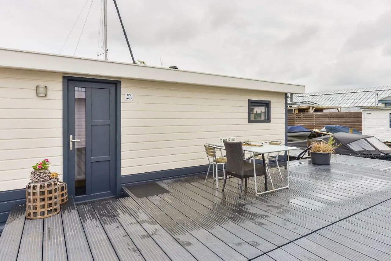 Apartment Bright And Comfortable Houseboat Aalsmeer Niederlande