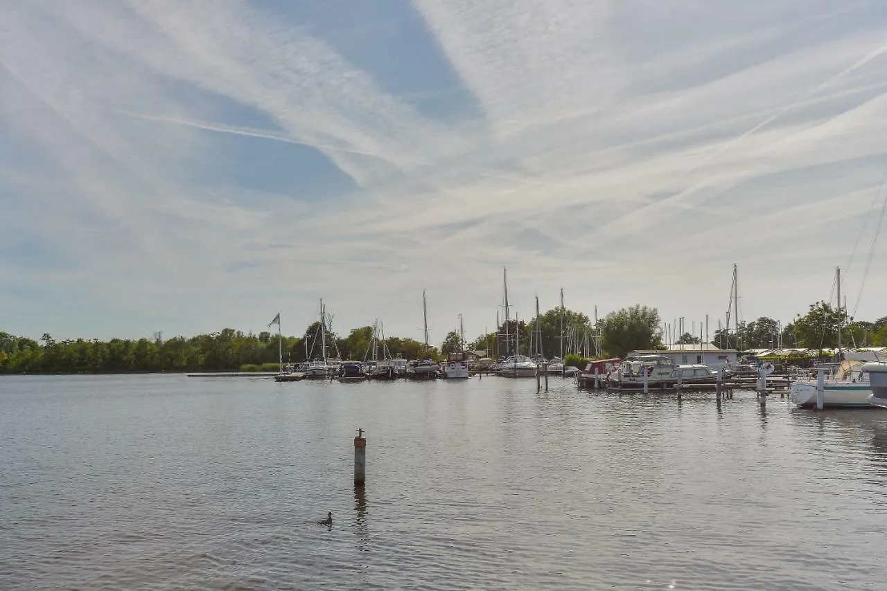 شقة Bright And Comfortable Houseboat آلسمير